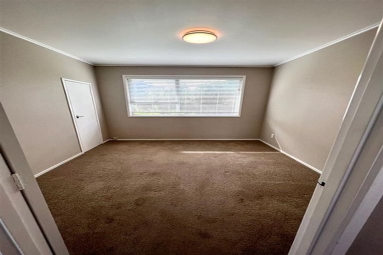 Photo of property in 13 Harmel Road, Glendene, Auckland, 0602