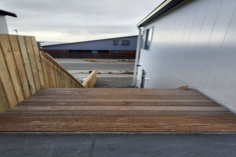 Photo of property in 17 Lemonwood Way, Woodridge, Wellington, 6037