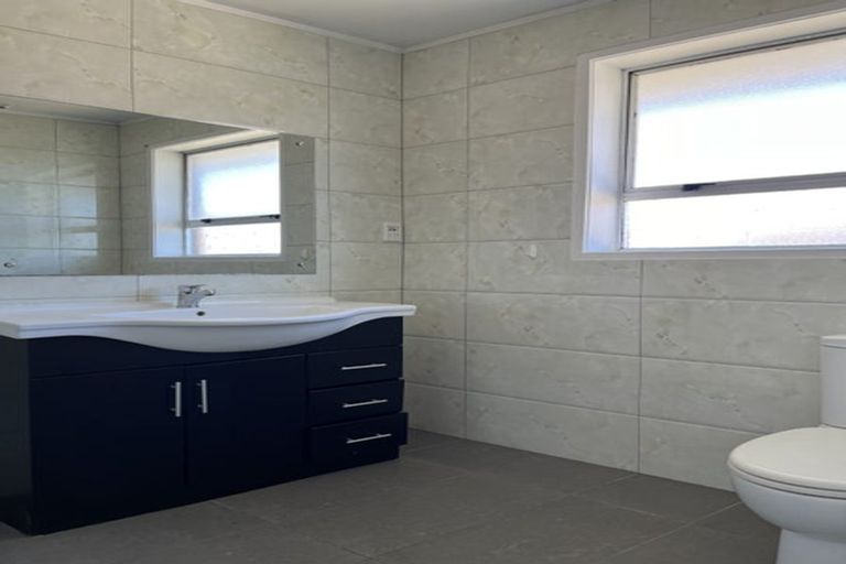 Photo of property in 68 Royal Road, Massey, Auckland, 0614