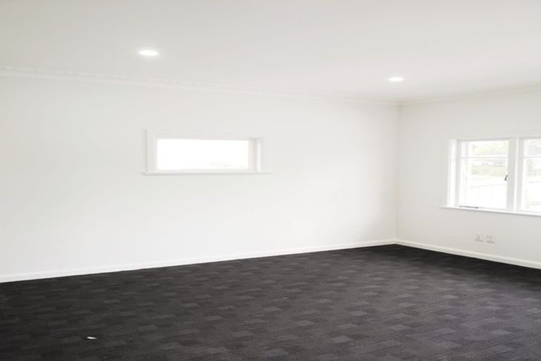 Photo of property in 125 East Tamaki Road, Papatoetoe, Auckland, 2025