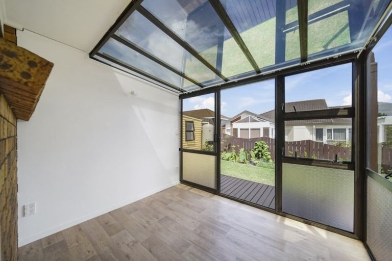 Photo of property in 94 Dalwhinnie Parade, Highland Park, Auckland, 2010