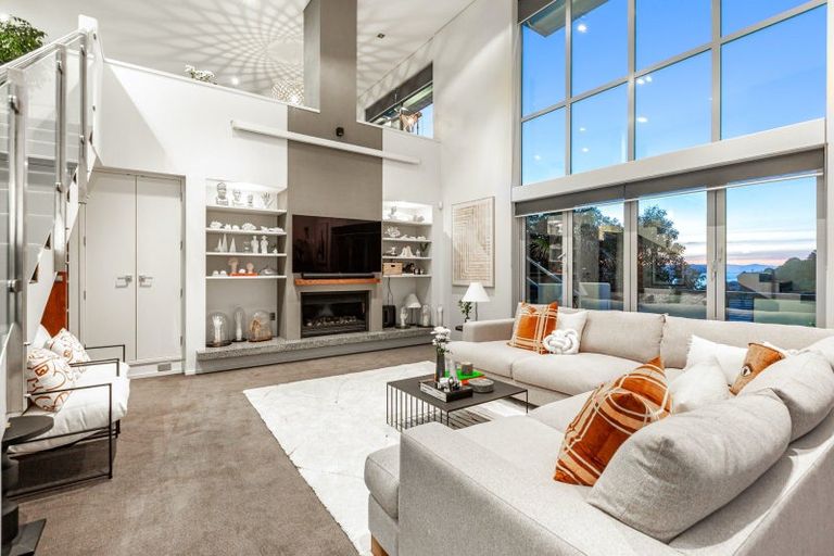 Photo of property in 32 Roys Road, Plimmerton, Porirua, 5026