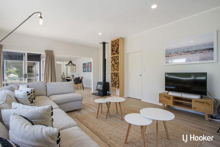 Photo of property in 44 Hillview Road, Waihi Beach, 3611