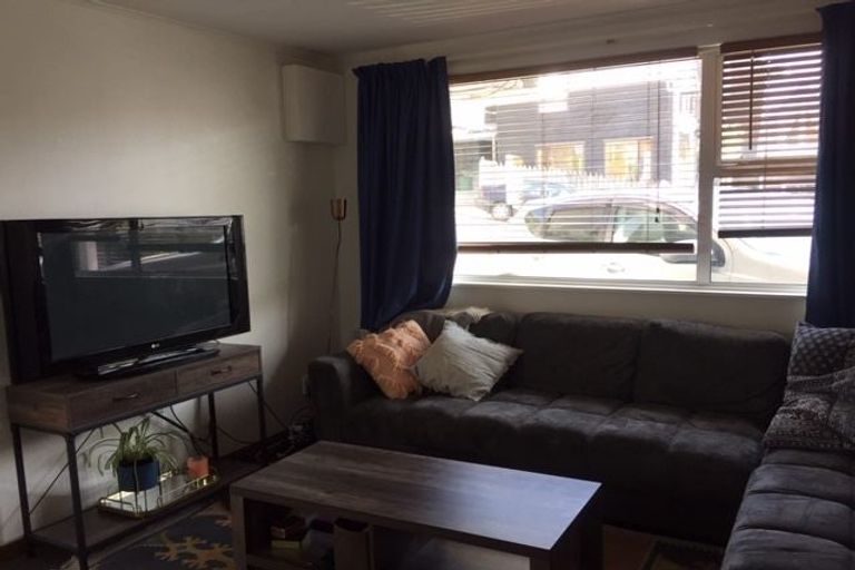 Photo of property in 87 Majoribanks Street, Mount Victoria, Wellington, 6011