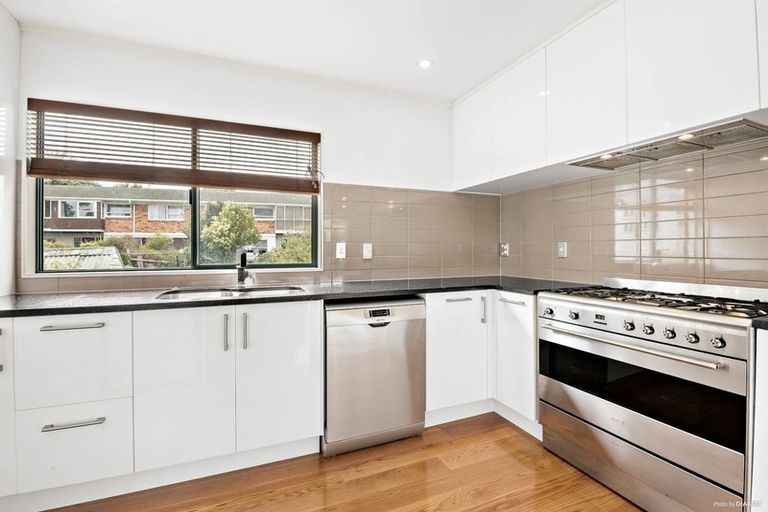 Photo of property in 53c Northboro Road, Belmont, Auckland, 0622