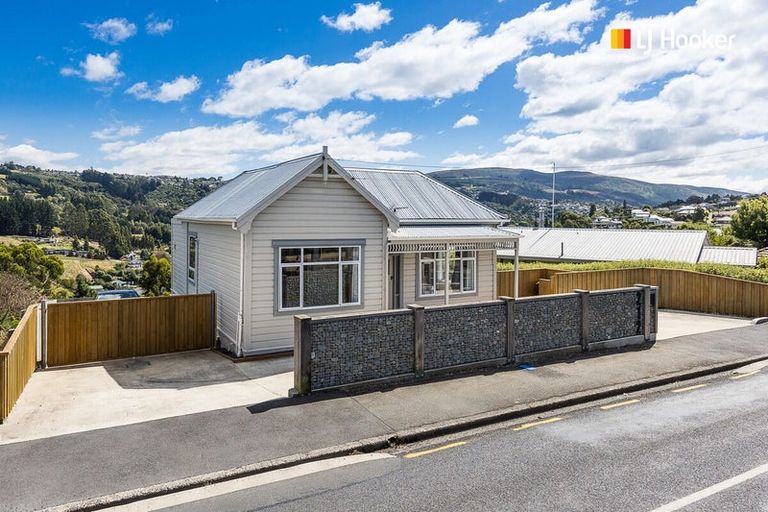 Photo of property in 212 Kenmure Road, Kenmure, Dunedin, 9011