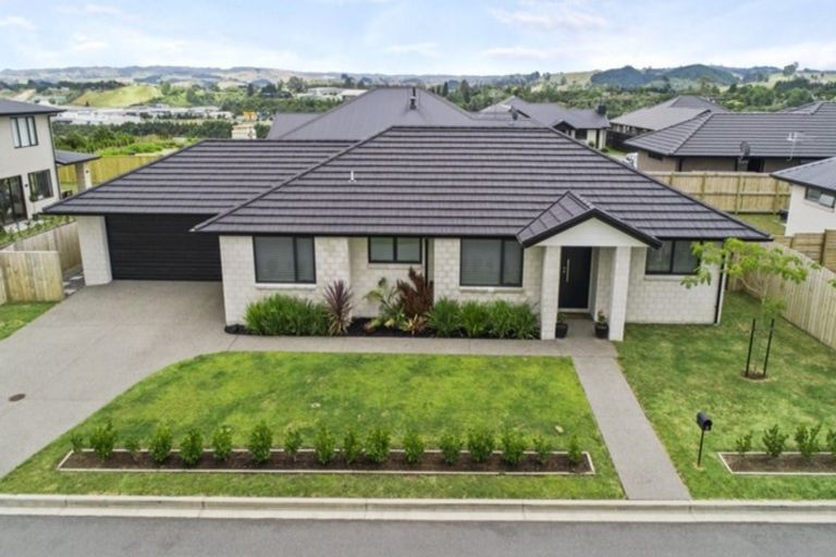 Photo of property in 3 Cowell Crescent, Pyes Pa, Tauranga, 3112