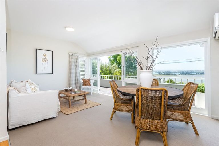 Photo of property in 52 Saint Andrews Hill Road, Mount Pleasant, Christchurch, 8081