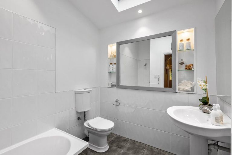 Photo of property in 14 Weston Road, St Albans, Christchurch, 8052