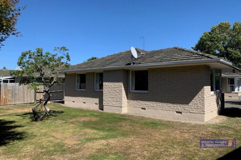 Photo of property in 2/14 Ashfield Place, Ilam, Christchurch, 8041