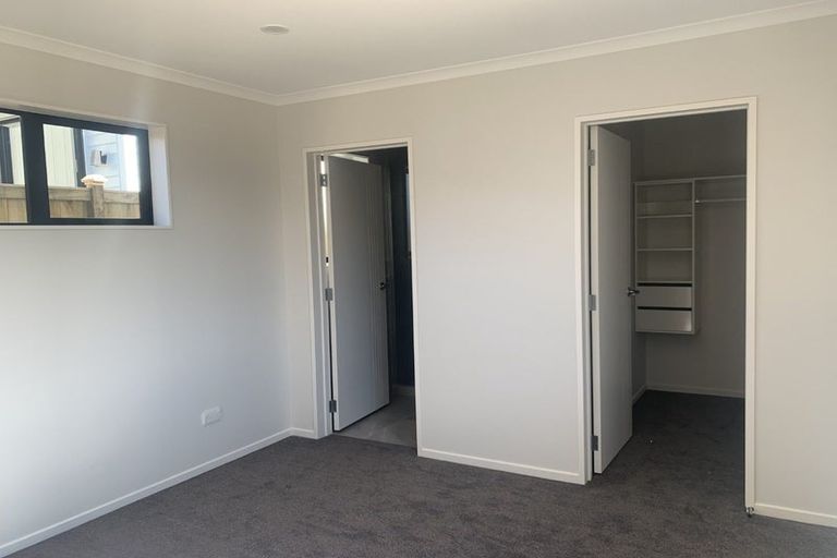 Photo of property in 16 Noia Way, Karaka, Papakura, 2113