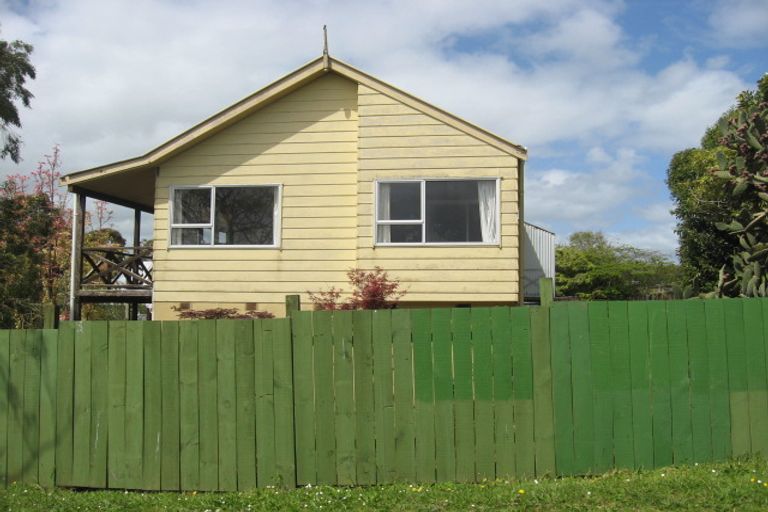 Photo of property in 22 Trounson Avenue, Clendon Park, Auckland, 2103