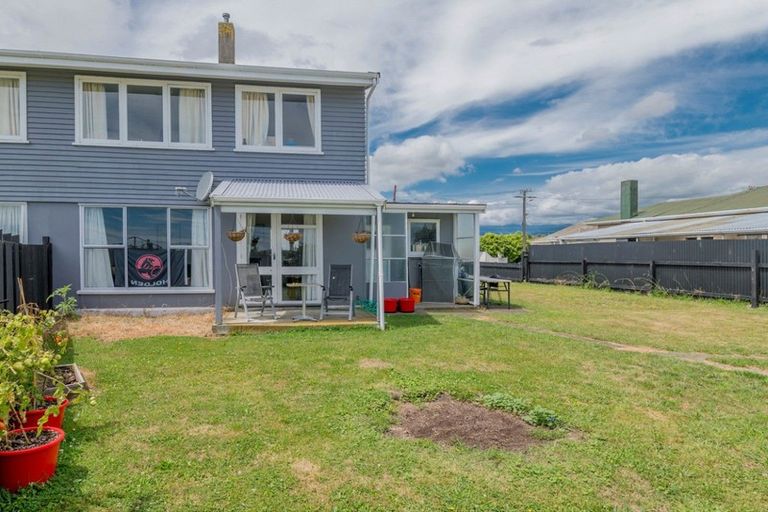 Photo of property in 16 Mahoe Street, Levin, 5510