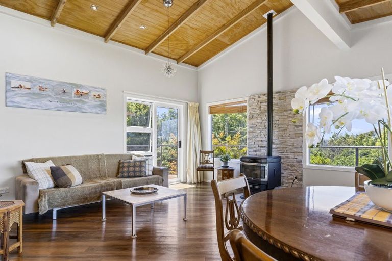 Photo of property in 22 Reeves Road, Acacia Bay, Taupo, 3330