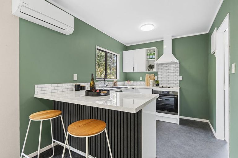 Photo of property in 1/6 Waterloo Place, Westown, New Plymouth, 4310