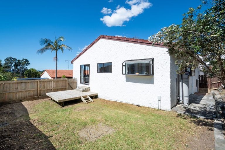 Photo of property in 1/17 Sturm Avenue, Massey, Auckland, 0614