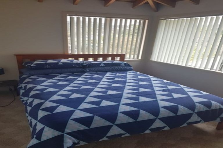 Photo of property in 25 Stottholm Road, Titirangi, Auckland, 0604