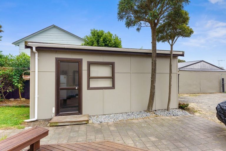 Photo of property in 24 Norfolk Crescent, Otaki Beach, Otaki, 5512