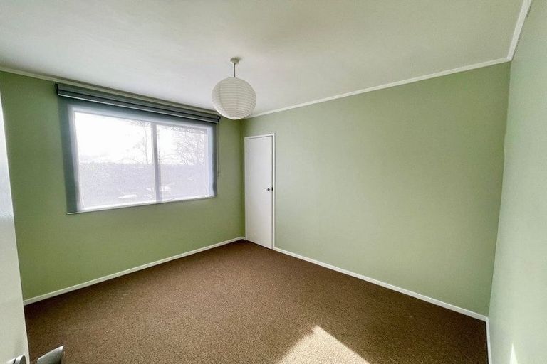 Photo of property in 87 Solar Road, Glen Eden, Auckland, 0602