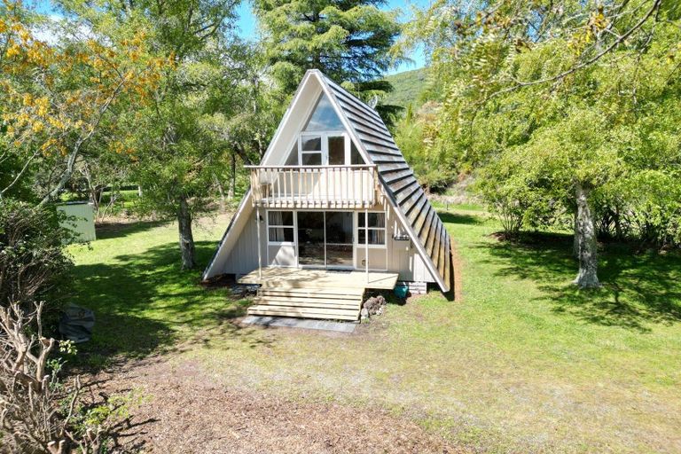 Photo of property in 7 Pearce Place, Kinloch, Taupo, 3377