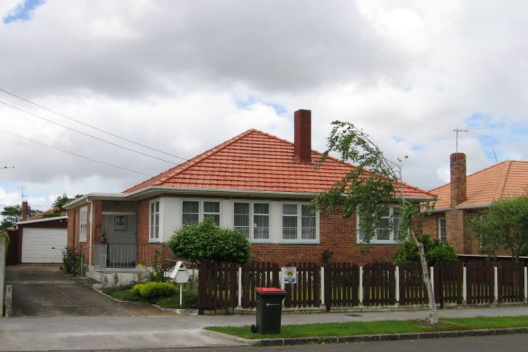 Photo of property in 10 Humariri Street, Point Chevalier, Auckland, 1022