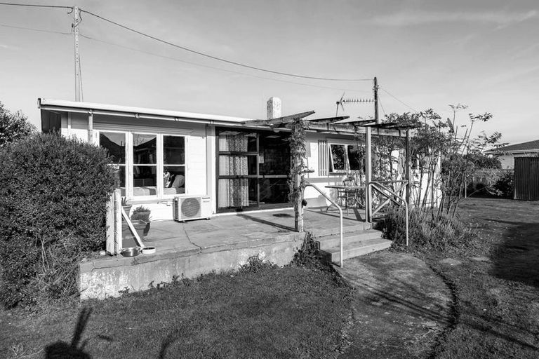 Photo of property in 23 Vogel Street, Hawera, 4610