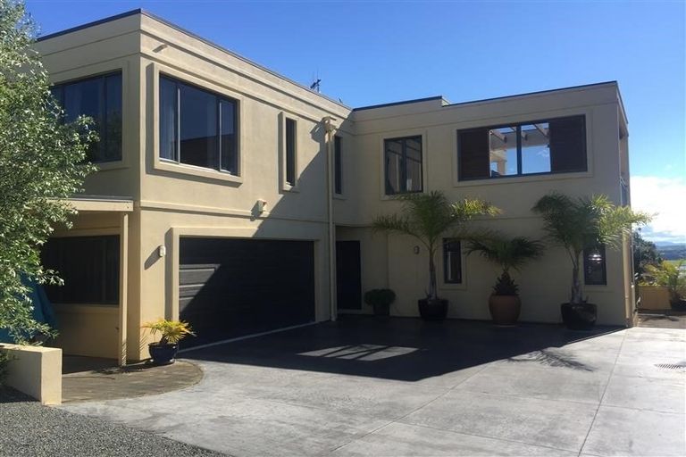 Photo of property in 28 Parade Street, Hospital Hill, Napier, 4110