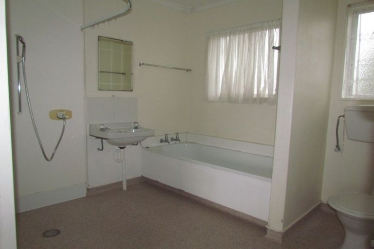 Photo of property in 11 Heather Street, Levin, 5510