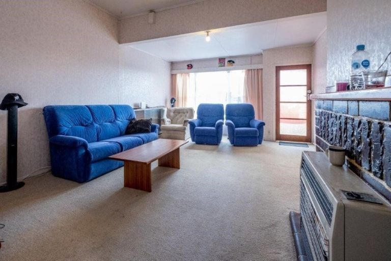 Photo of property in 64 Disraeli Street, Hawera, 4610