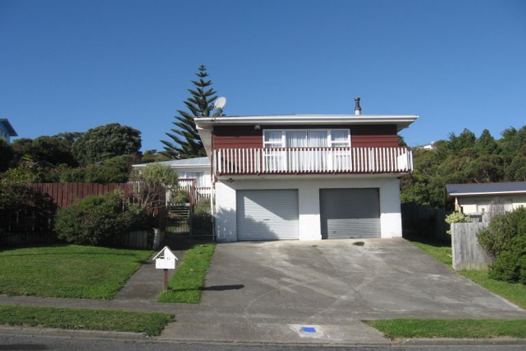 Photo of property in 11 De Castro Place, Titahi Bay, Porirua, 5022