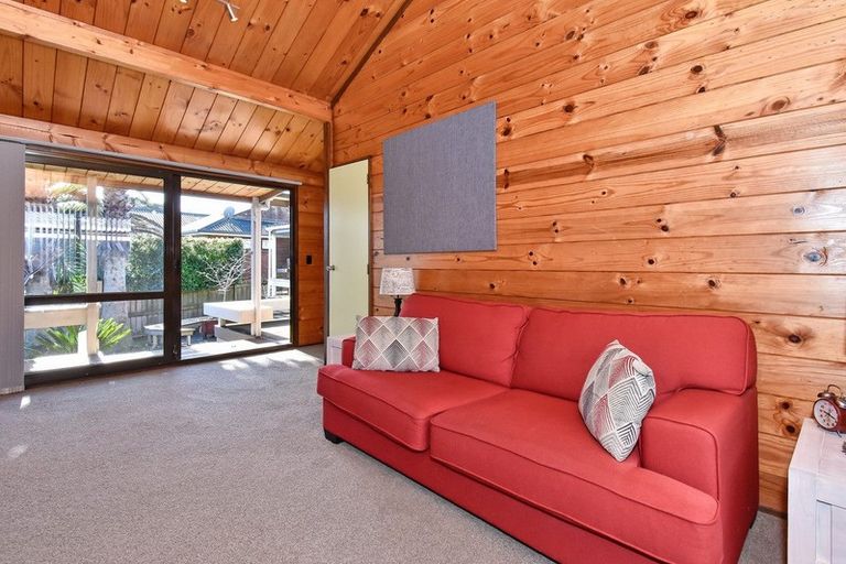 Photo of property in 7 Kuripaka Crescent, The Gardens, Auckland, 2105