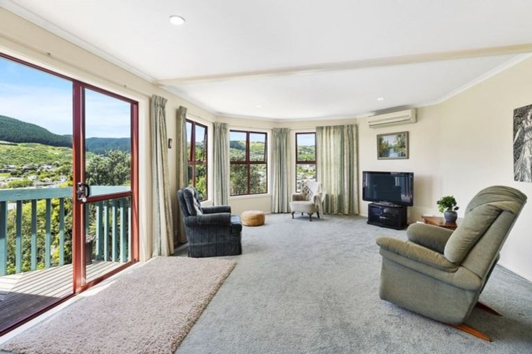 Photo of property in 297 Main Road, Tawa, Wellington, 5028