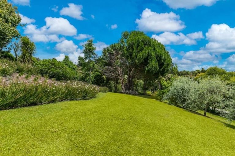 Photo of property in 6 Emily Lane, Greenhithe, Auckland, 0632