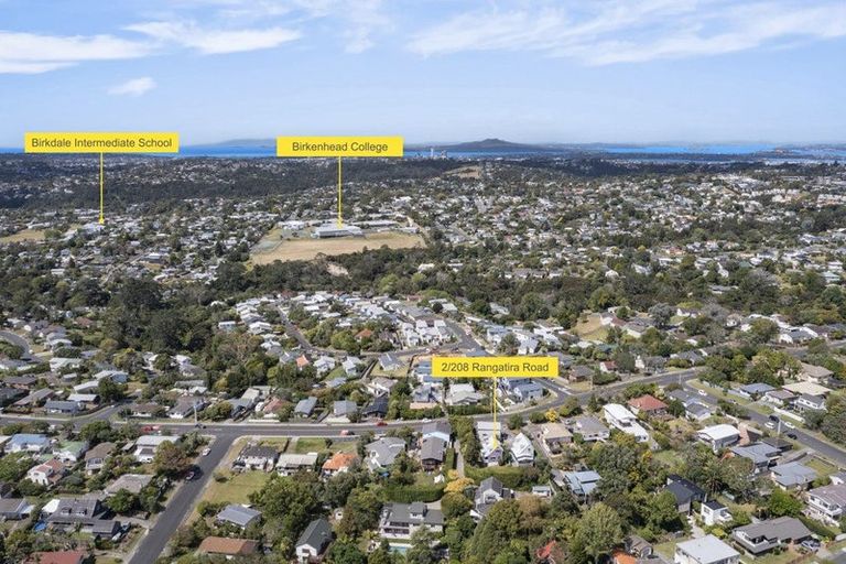 Photo of property in 2/208 Rangatira Road, Beach Haven, Auckland, 0626