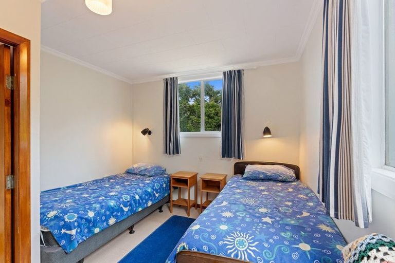 Photo of property in 16 Hughes Street, Waikanae Beach, Waikanae, 5036