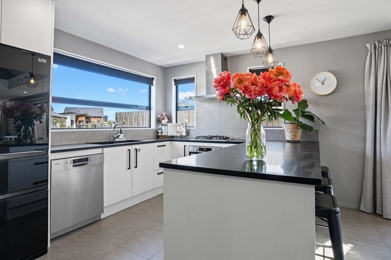 Photo of property in 39 Dow Square, Wigram, Christchurch, 8025