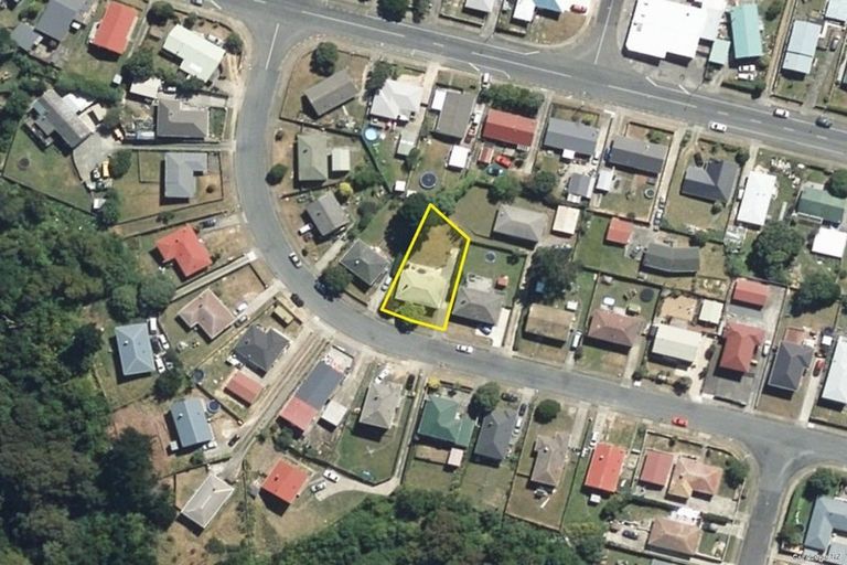 Photo of property in 46 Beauzami Crescent, Ascot Park, Porirua, 5024