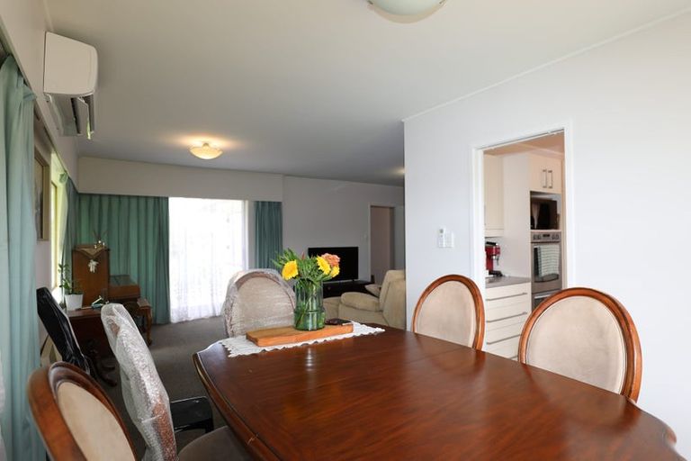 Photo of property in 98 Glenmore Road, Sunnyhills, Auckland, 2010