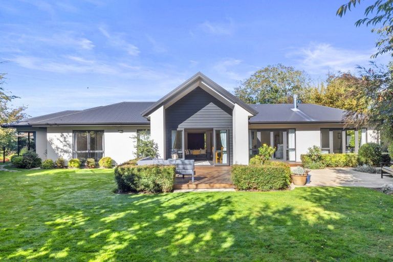 Photo of property in 10 Glen Bridge Lane, Harewood, Christchurch, 8051