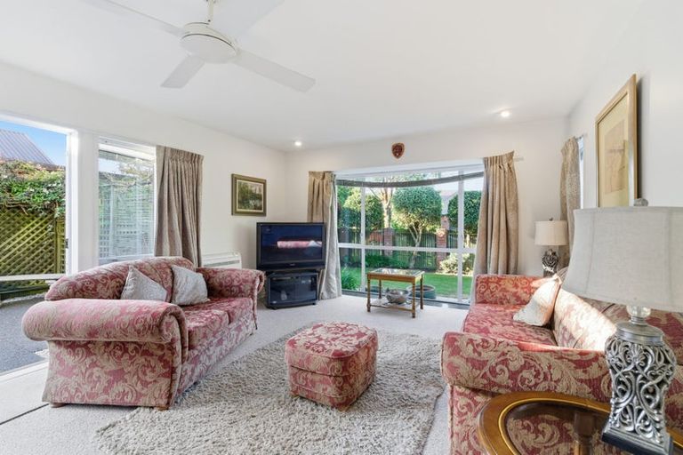 Photo of property in 17 Greystoke Lane, Avonhead, Christchurch, 8042