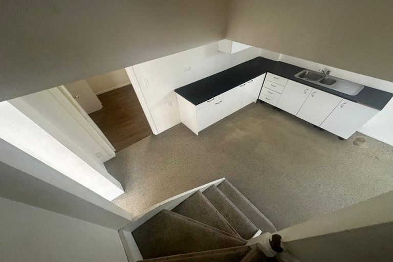 Photo of property in 8 Celsmere Lane, Te Atatu Peninsula, Auckland, 0610