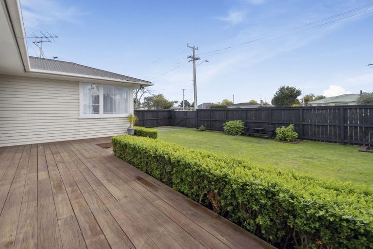 Photo of property in 1/127 Clevedon Road, Papakura, 2110