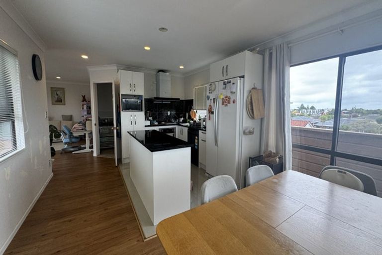 Photo of property in 14b Lesa Annis Place, Henderson, Auckland, 0612