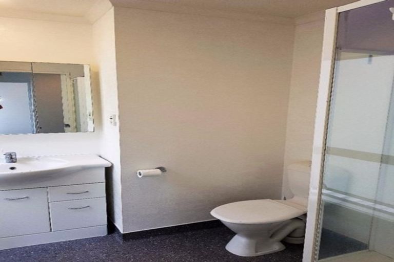 Photo of property in Terrace Heights Apartments, 10e/163 The Terrace, Wellington Central, Wellington, 6011