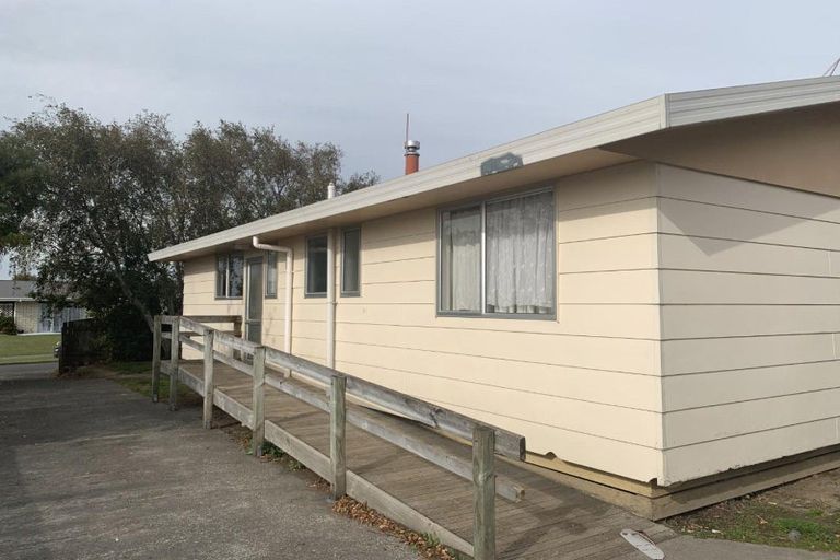 Photo of property in 28 Barton Street, Marton, 4710