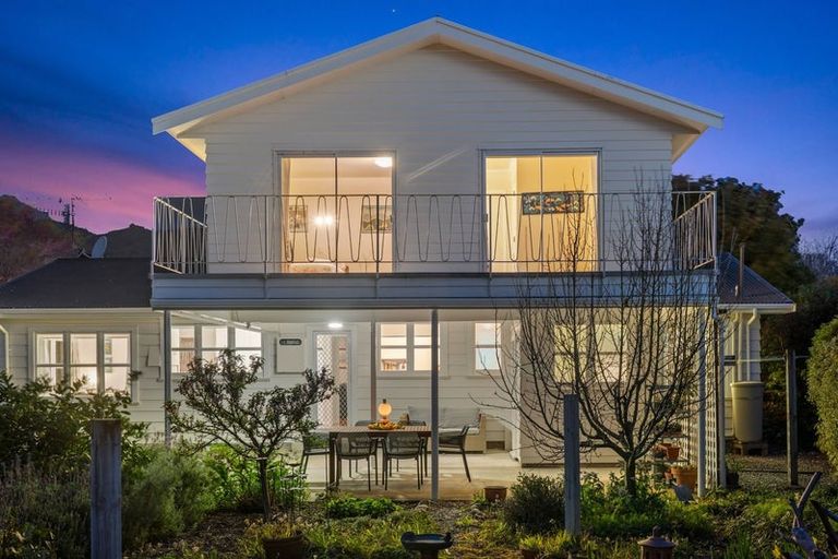 Photo of property in 17 Rata Street, Waikanae, 5036