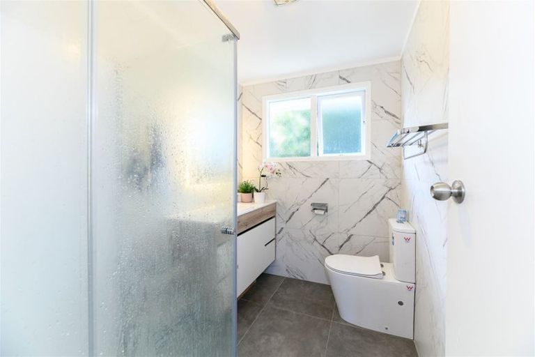 Photo of property in 1/41 Domain Road, Glenfield, Auckland, 0629