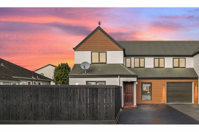 Photo of property in 1 Kyle Street, Riccarton, Christchurch, 8011