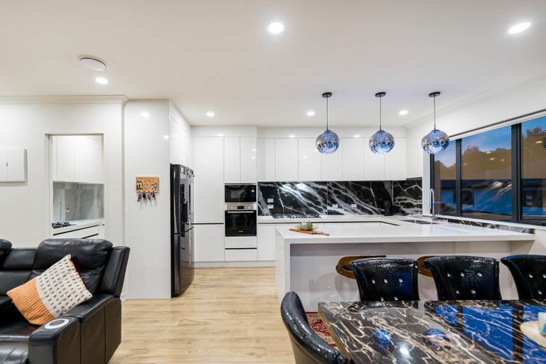 Photo of property in 5 Riwai Street, Flat Bush, Auckland, 2019