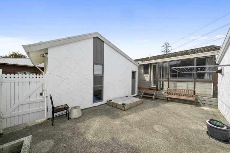 Photo of property in 1/12 Kekeno Grove, Tirohanga, Lower Hutt, 5010